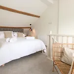 Дом отдыха Fran's Nest *